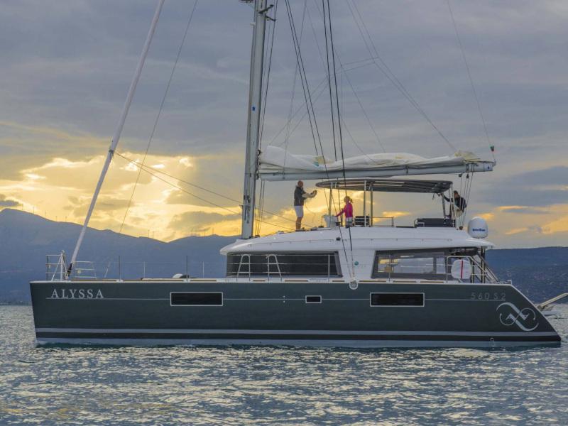 Book yachts online - catamaran - Lagoon 560 S2 - Alyssa - rent