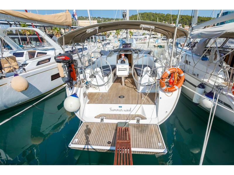 Book yachts online - sailboat - Bavaria 37 Cruiser - Summer Wind - rent