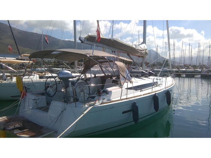 Book yachts online - sailboat - Sun Odyssey 449 - 10in2 (CV) - rent
