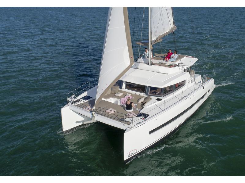 Book yachts online - catamaran - Bali 4.3 - Wahi Nui - rent