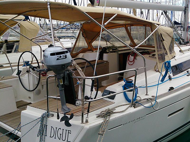 Book yachts online - sailboat - Dufour 405 RM - La Digue - rent