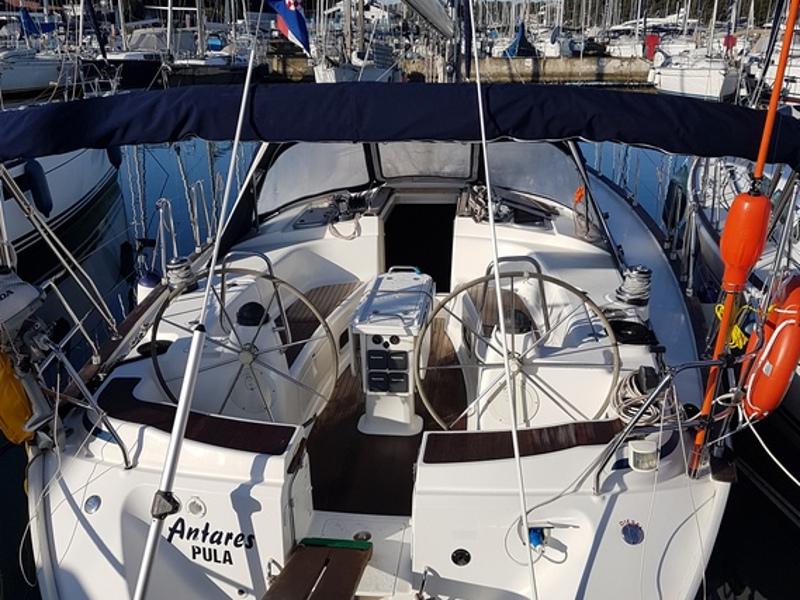 Book yachts online - sailboat - Bavaria 44 - Antares - rent