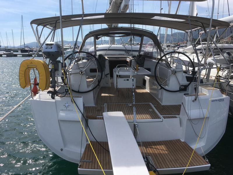 Book yachts online - sailboat - Sun Odyssey 519 5+1cab. - My Perseus - rent