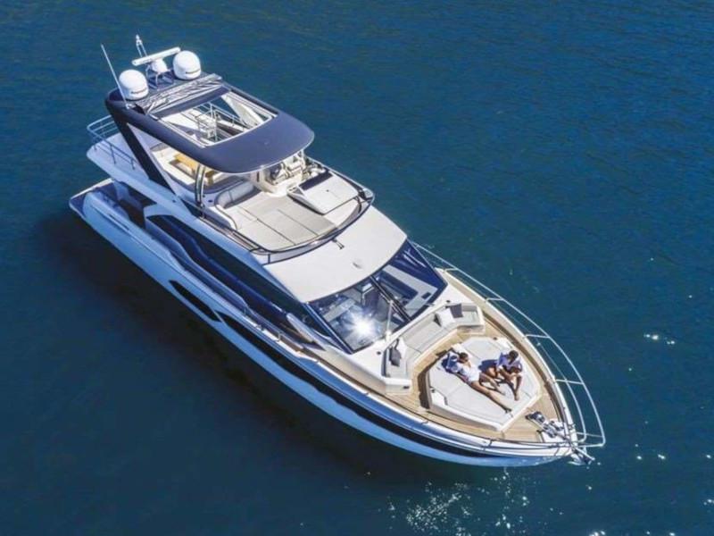 Book yachts online - motorboat - Absolute 58 - Elegant - rent