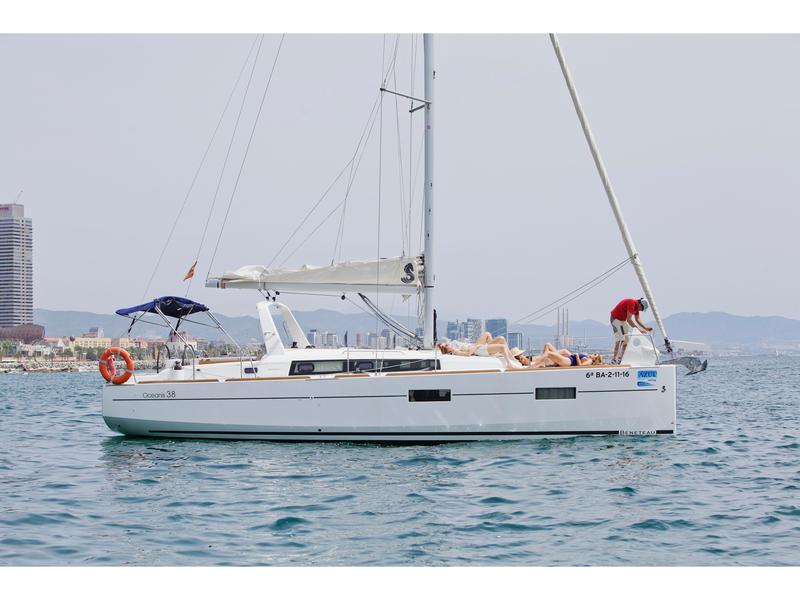 Book yachts online - sailboat - Beneteau Oceanis 38 - Simge - rent