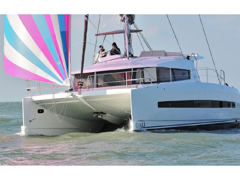 Book yachts online - catamaran - Bali 4.1 - Double Five - rent