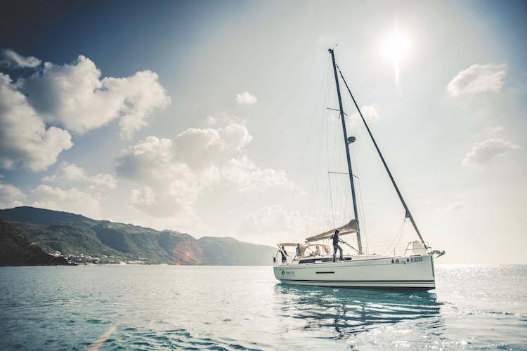 Book yachts online - sailboat - Dufour Grand Large 382 - Allegro - rent