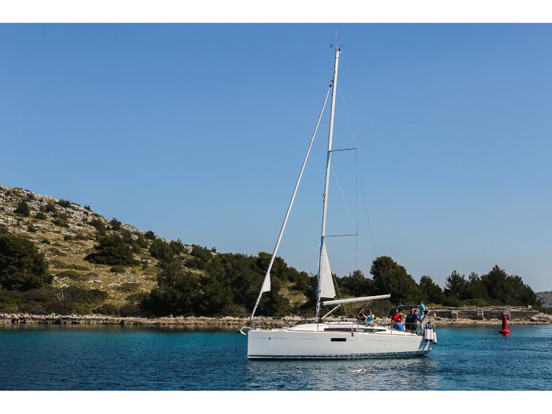 Book yachts online - sailboat - Sun Odyssey 349 - Porto Tolero - rent