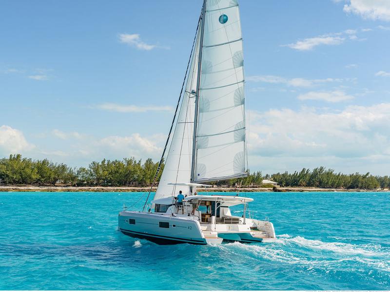 Book yachts online - catamaran - Lagoon 42 - Euphoria - rent