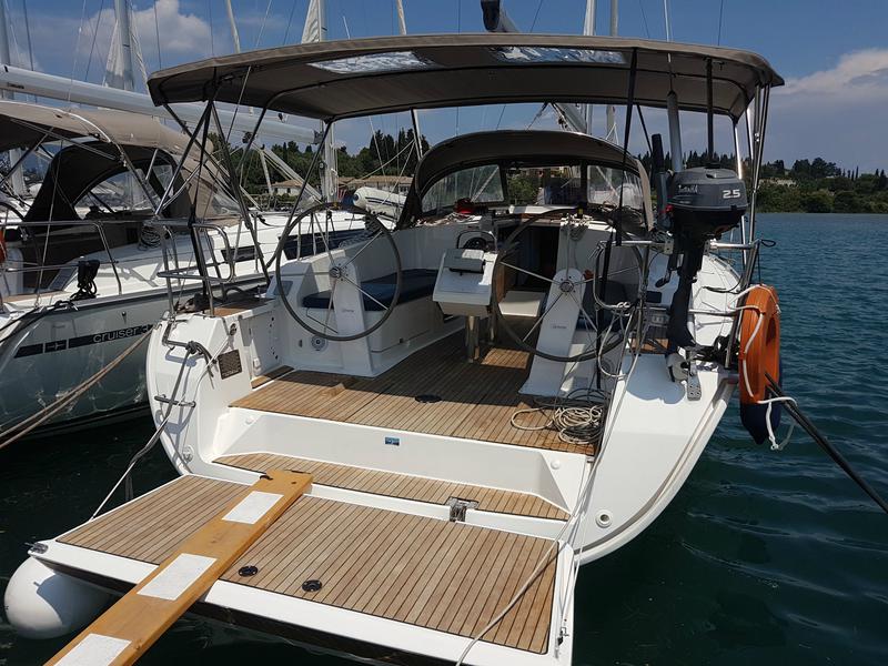 Book yachts online - sailboat - Bavaria Cruiser 41 - Cadenza  - rent