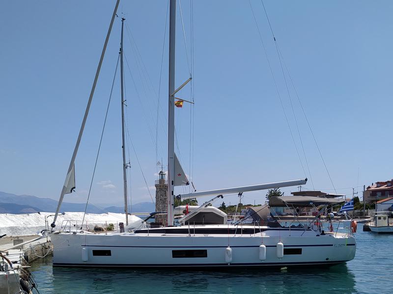 Book yachts online - sailboat - Bavaria C45 - Callisto - rent