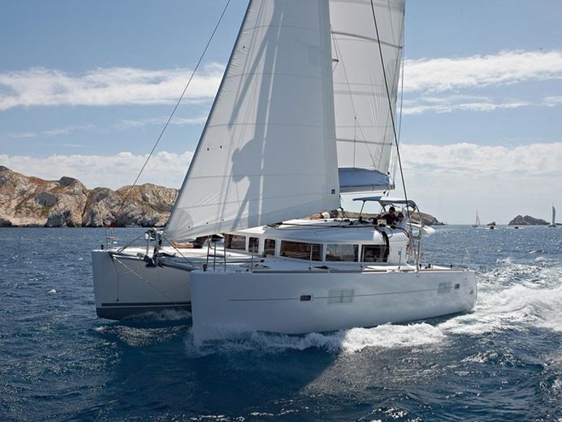 Book yachts online - catamaran - Lagoon 400 S2 - Luna Lu - rent