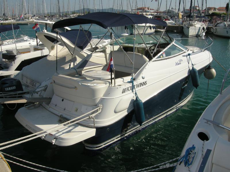 Book yachts online - motorboat - Four Winns 248 - IZA - rent