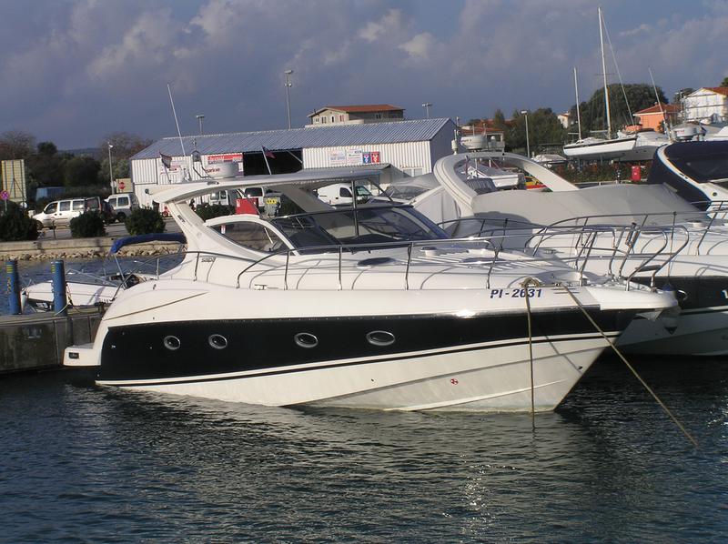 Book yachts online - motorboat - Salpa 39.5 - Ika - rent