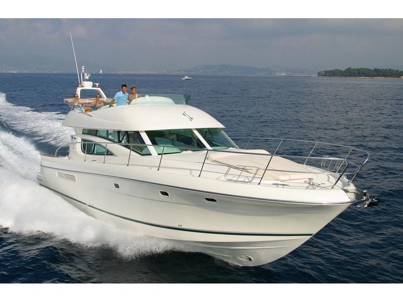 Book yachts online - motorboat - Prestige 46 Fly-a - Cobalt Blu - rent