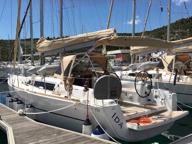 Book yachts online - sailboat - Dufour 350 Grand Large - IDA 2017 - rent