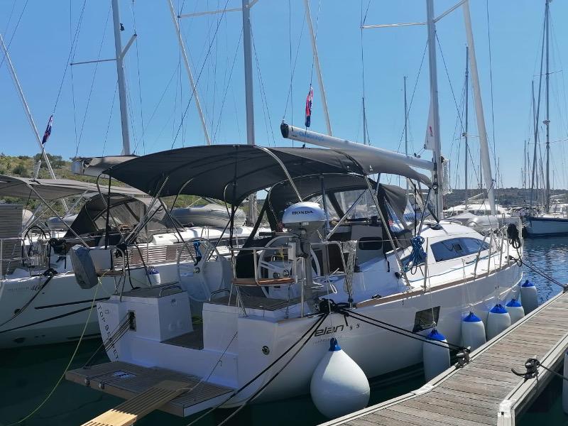 Book yachts online - sailboat - Elan 40.1 - TOP SECRET new 2020 - rent