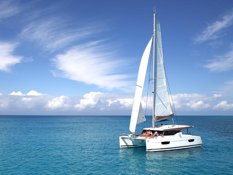 Book yachts online - catamaran - Fountaine Pajot Lucia 40 - Kit-Cat - rent