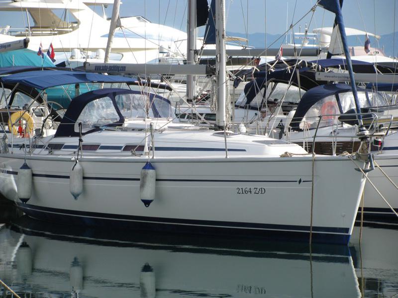 Book yachts online - sailboat - Bavaria 36 - Diana - rent