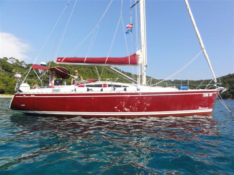 Book yachts online - sailboat - Delphia 40 - Nevette - rent