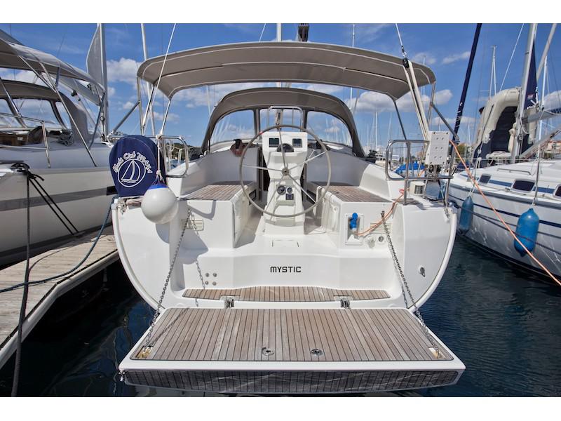 Book yachts online - sailboat - Bavaria 36 Cruiser - Mystic - rent