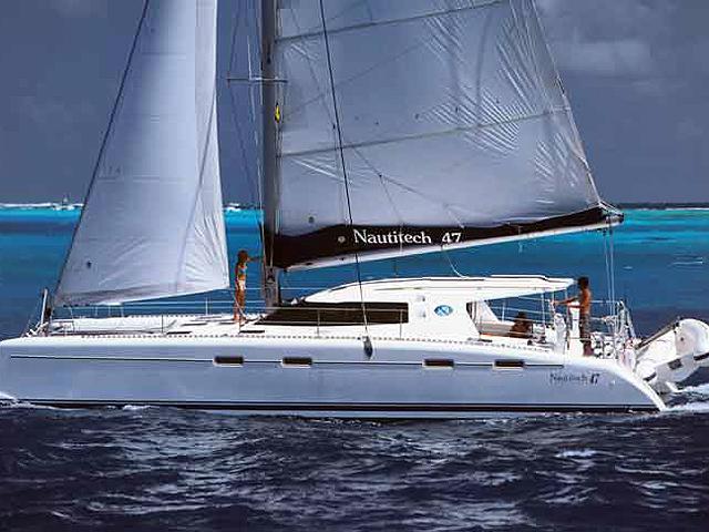 Book yachts online - catamaran - Nautitech 47 - Blue I - rent
