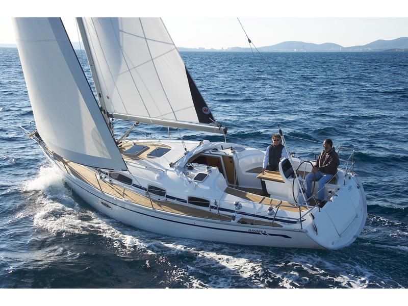 Book yachts online - sailboat - Bavaria 35 Cruiser - B35-3 - rent