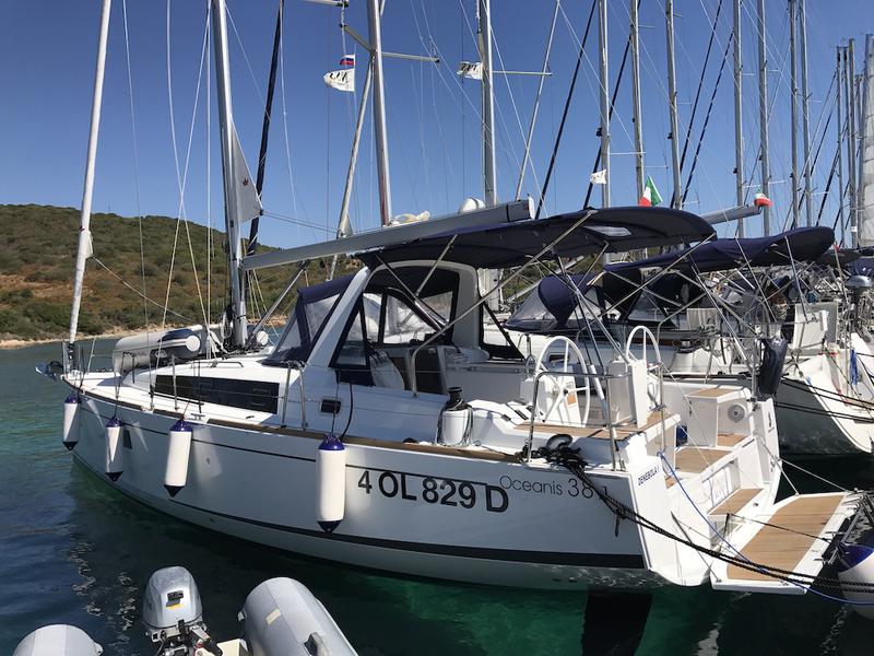 Book yachts online - sailboat - Oceanis 38.1 - Denebola I - rent