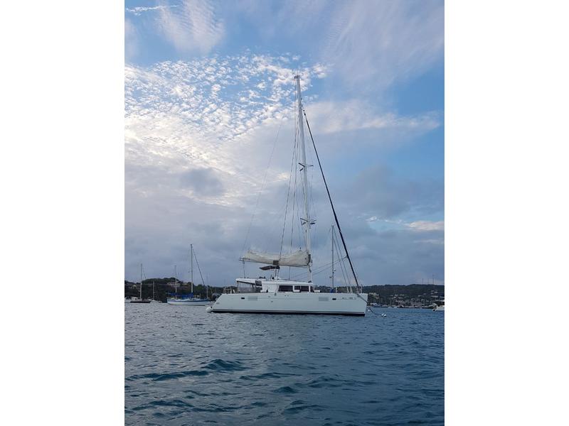 Book yachts online - catamaran - Lagoon 450F - Kaus Australis (A/C, WM, Generator, Inverter) - rent