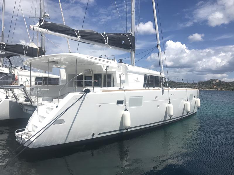 Book yachts online - catamaran - Lagoon 450F - Cor Caroli (A/C, WM, Generator, Inverter) - rent