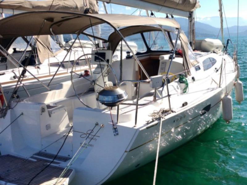 Book yachts online - sailboat - Wind 34 - Ilha das Infinity - rent