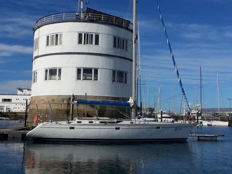 Book yachts online - sailboat - Beneteau Oceanis 500 - Lua - rent