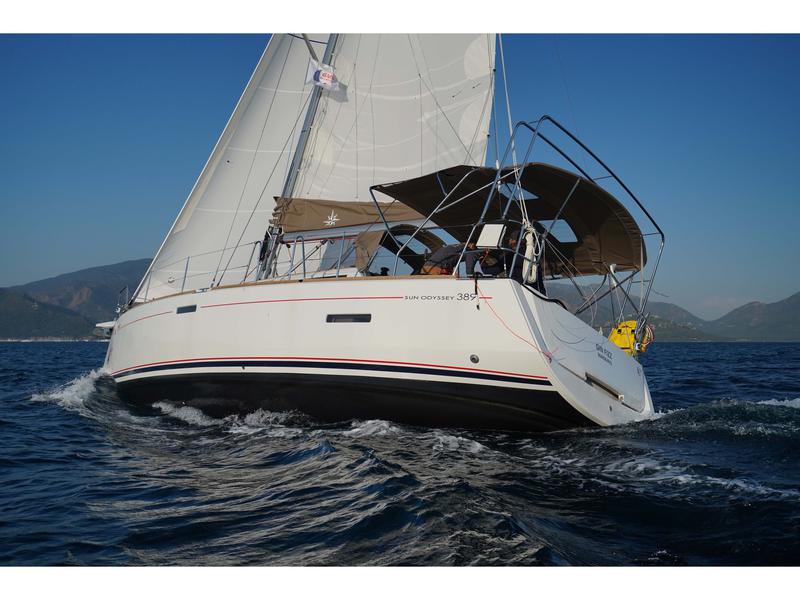 Book yachts online - sailboat - Sun Odyssey 389 - Gin Fizz - rent