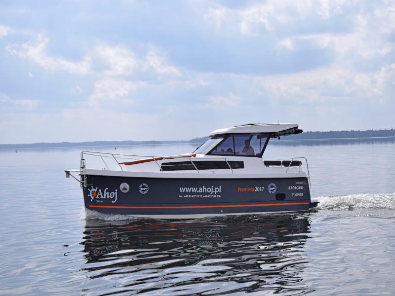 Book yachts online - motorboat - Nexus Revo 870 Prestige +/1cab - SOL - rent