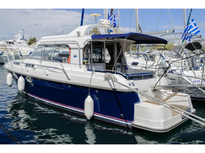 Book yachts online - motorboat - Nimbus 320 Coupe - Go Goo - rent