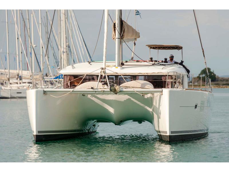 Book yachts online - catamaran - Lagoon 400 S2 - Tangerine Dream - rent