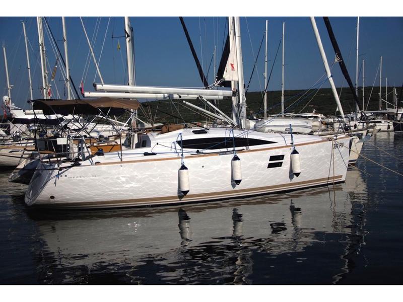 Book yachts online - sailboat - Elan 35 Impression - ARASHI - rent