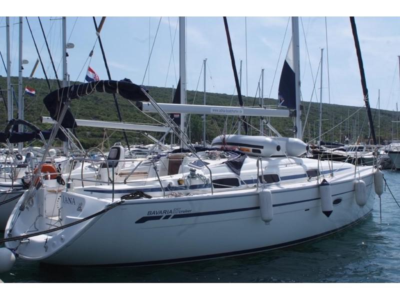 Book yachts online - sailboat - Bavaria 37 Cruiser - JANA - rent