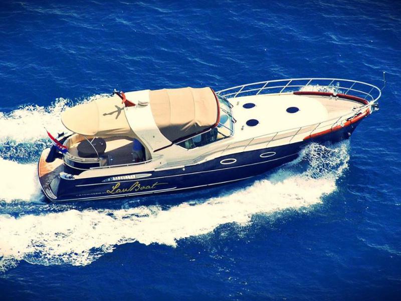 Book yachts online - motorboat - Catcruiser 45 - Lav Boat - rent