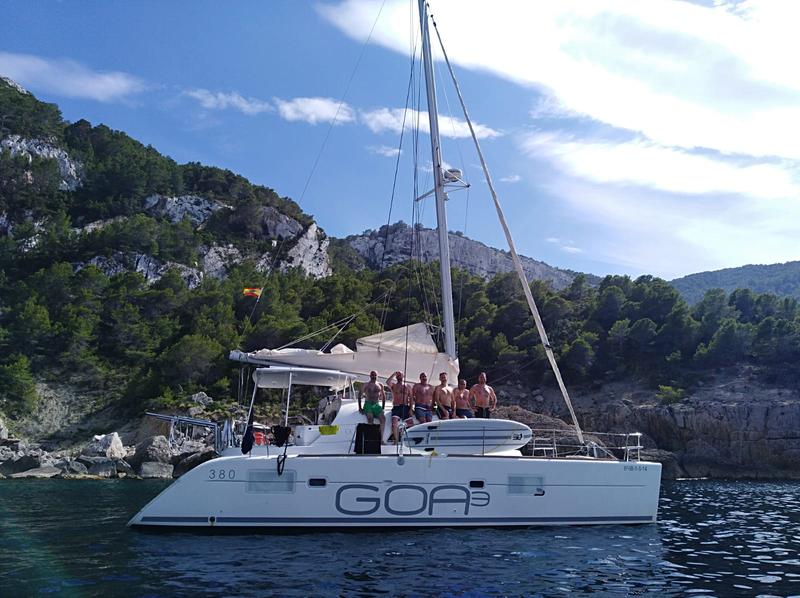 Book yachts online - catamaran - Lagoon 380 - GOA 3 - rent