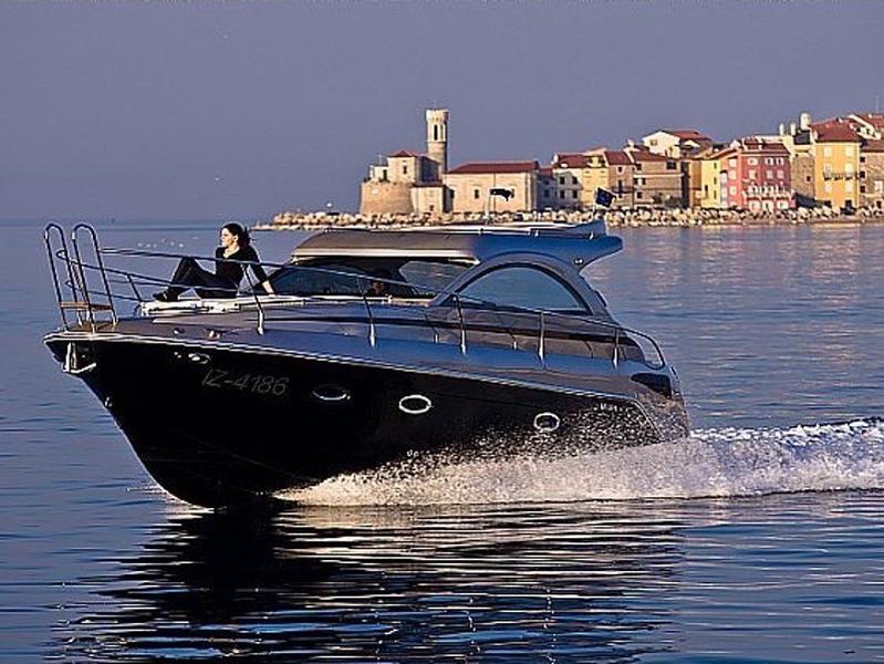 Book yachts online - motorboat - Mirakul 30 HT - Blowfish - rent