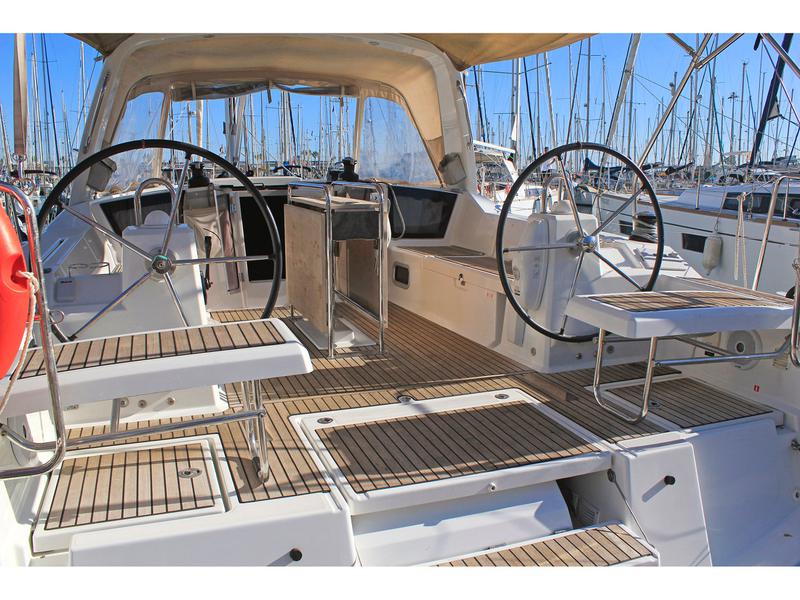 Book yachts online - sailboat - Oceanis 41.1 (2 Heads) - Oeanis 41.1 Estartit - rent