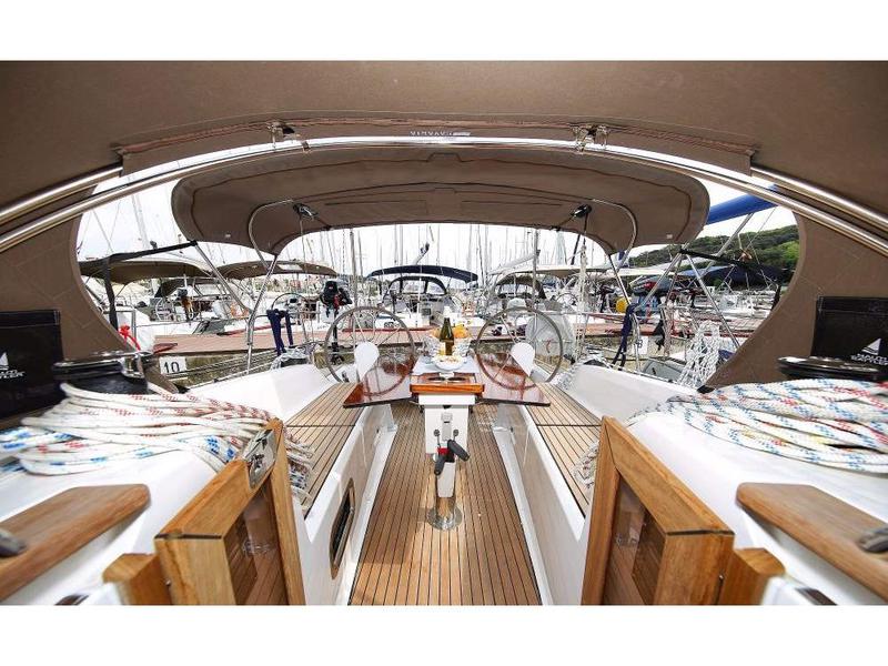 Book yachts online - sailboat - Bavaria 34 Cruiser - Goccia - rent