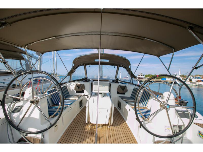 Book yachts online - sailboat - Sun Odyssey 479 - GUINNESS - rent
