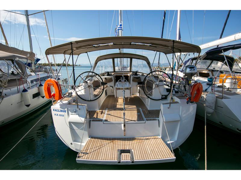 Book yachts online - sailboat - Sun Odyssey 519 -  6 cabs - KALLIROI - rent