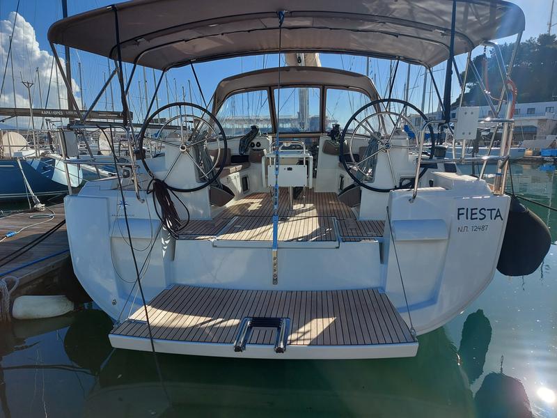 Book yachts online - sailboat - Sun Odyssey 519 -  6 cabs - FIESTA - rent