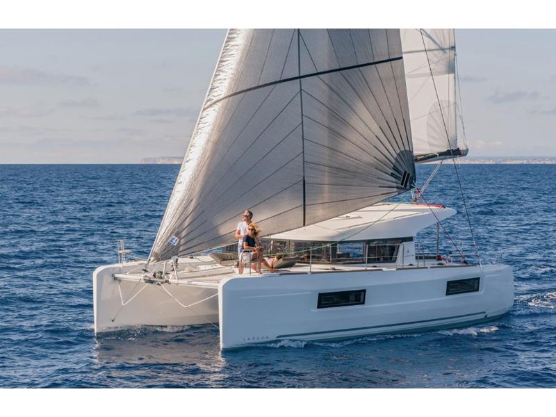 Book yachts online - catamaran - Lagoon 40 - MIGNONNE  - rent