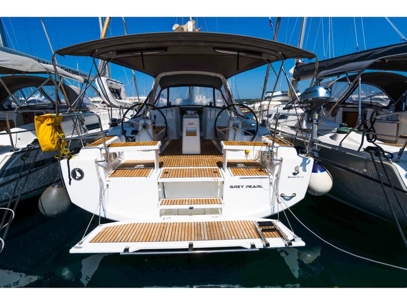 Book yachts online - sailboat - Oceanis 38 - Grey Pearl  - rent
