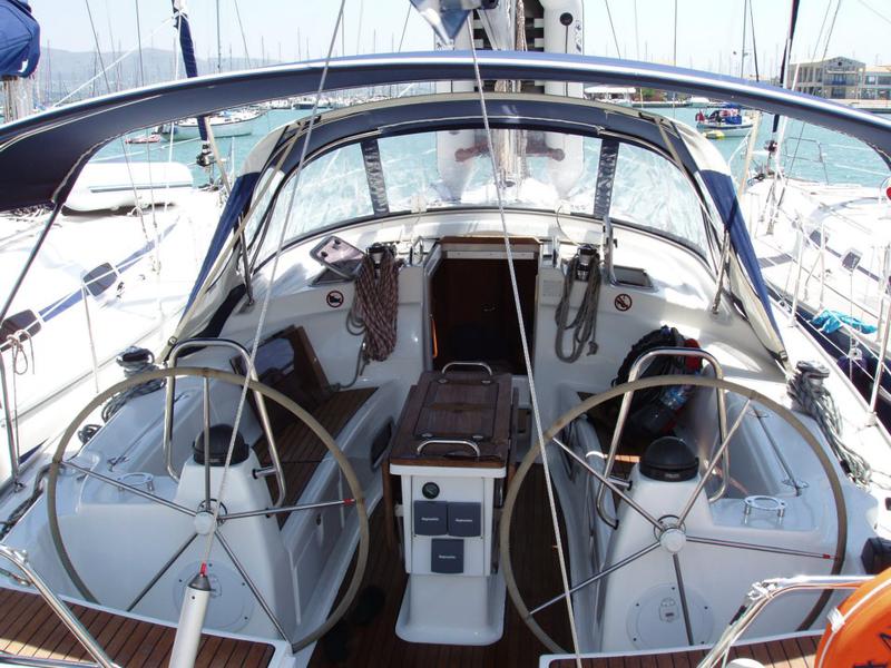Book yachts online - sailboat - Bavaria 42 Cruiser - Santa Maria - rent