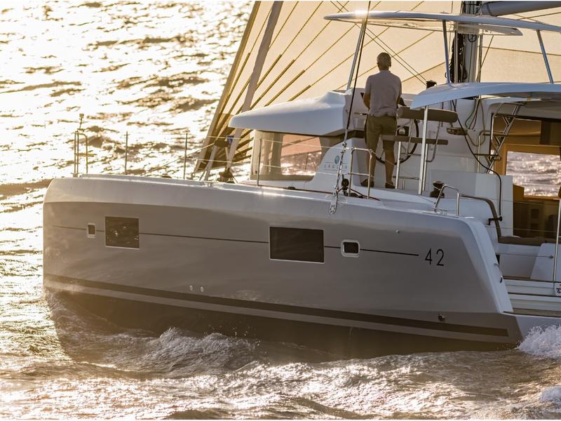 Book yachts online - catamaran - Lagoon 42 - LA PERLA (WITH AC&amp;GENERATOR OWNER VERSION) - rent